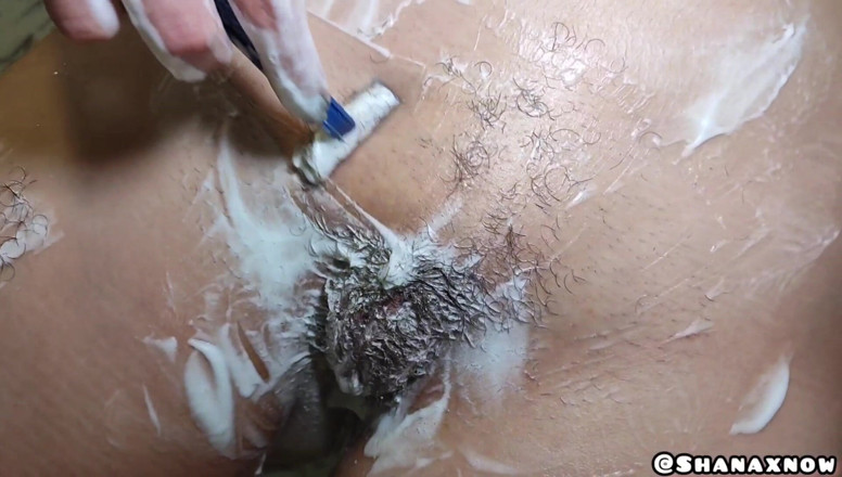 Shanaxnow: Shaving My Hairy Pussy for Shinning