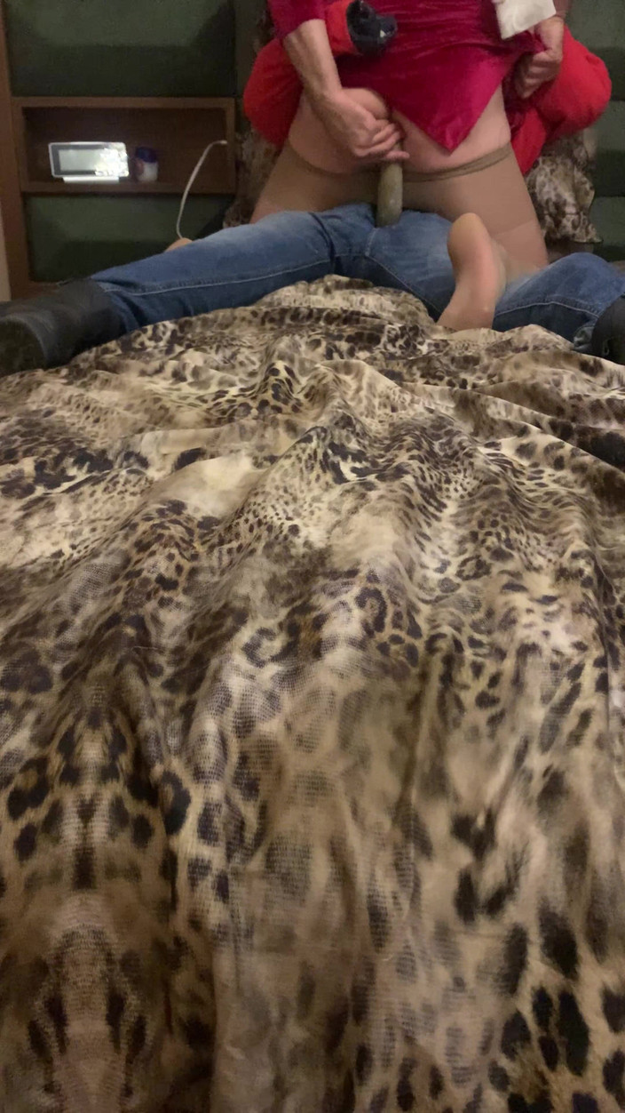 cd_aysemmm: Fiul meu vitreg de 18 ani a ejaculat în ciorapi