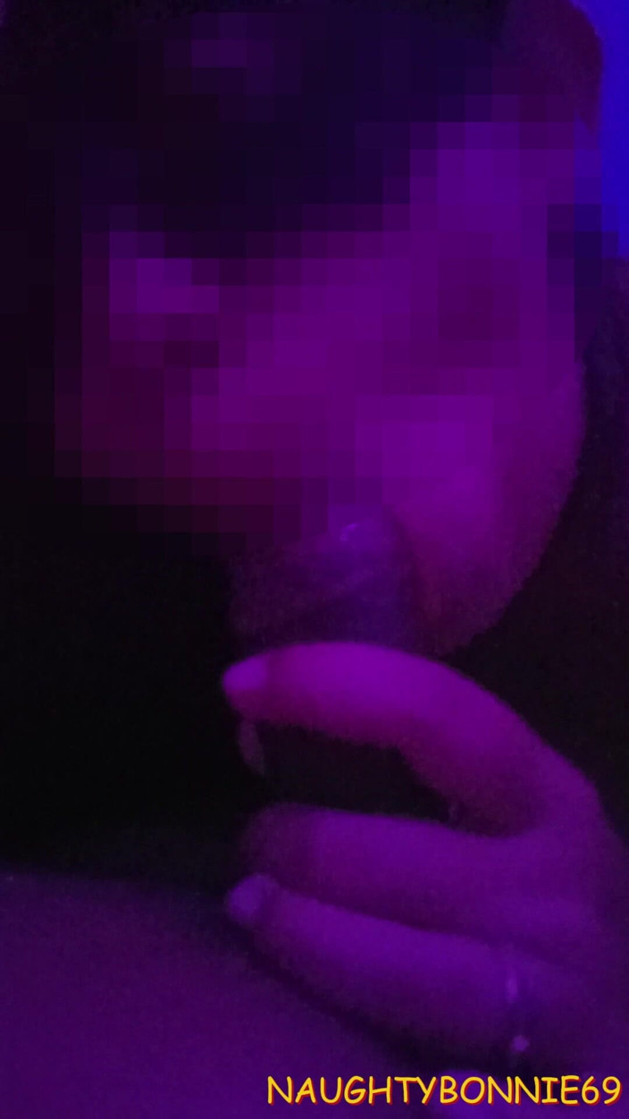 naughty bonnie: Moja ciocia jest dziwką, daje mi loda