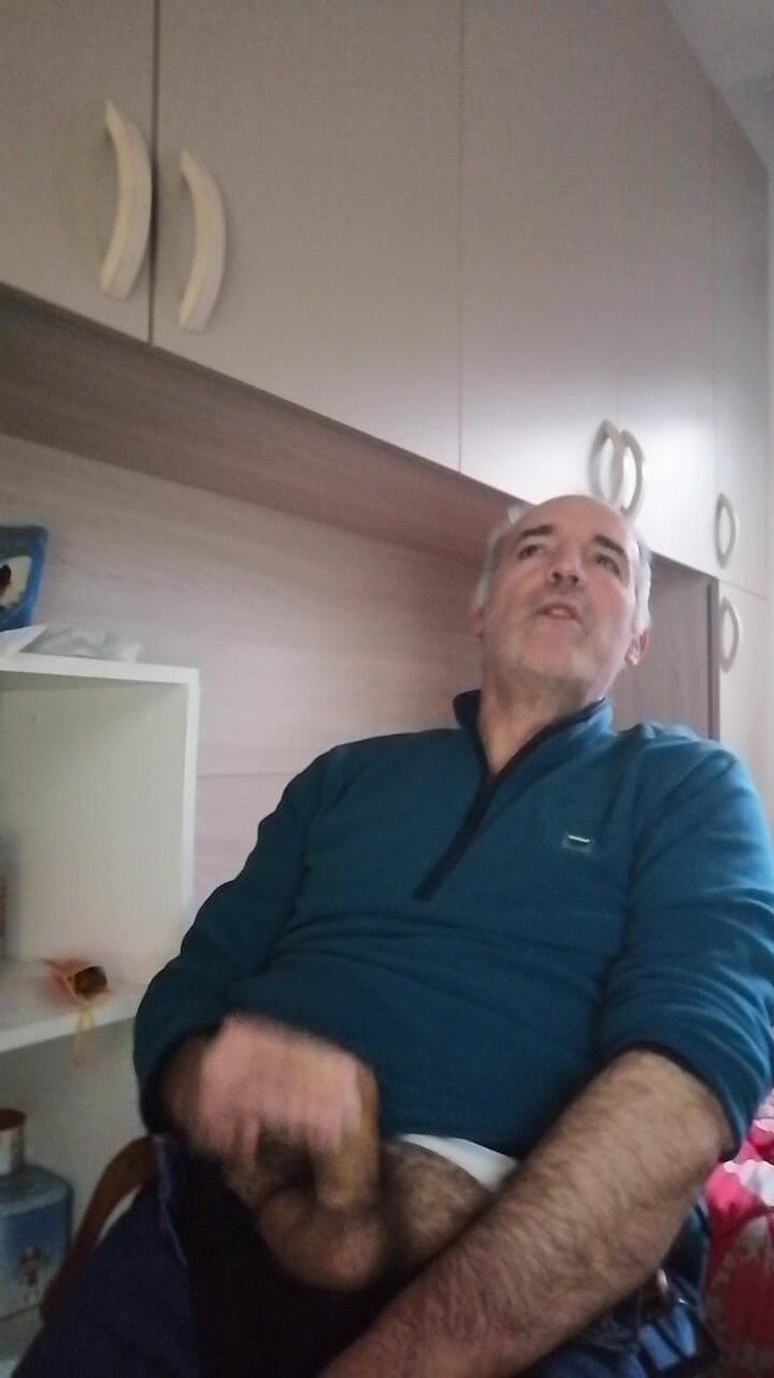 Setesesso7: Mijn slaaf buigt voorover om in haar kont geneukt te...