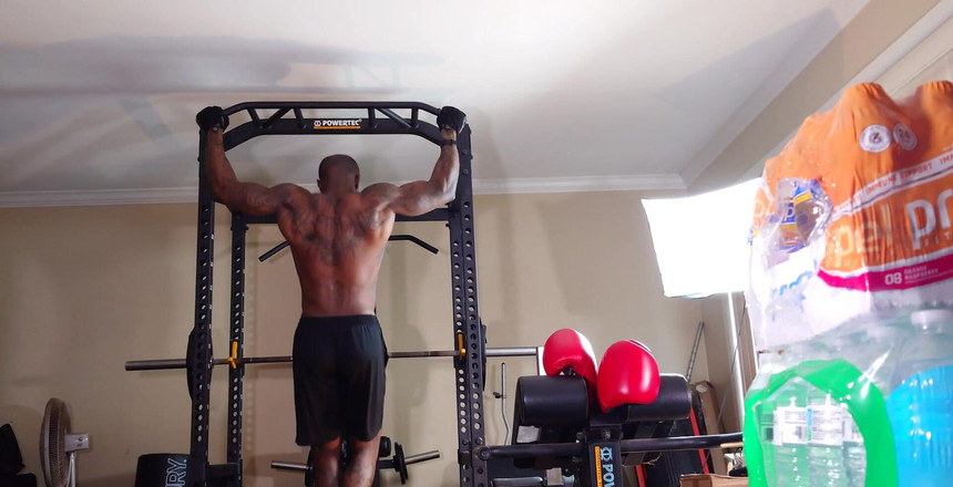 Hallelujah Johnson: Resistance Workout plyometrisches Training, auch als Sprungtraining oder reaktionsfähiges Training...