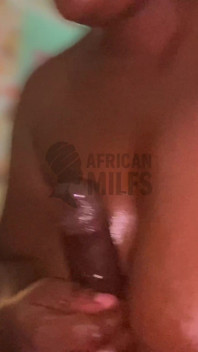 Big Tits MILF Giving Me a Nice Tits Job