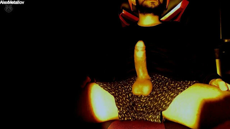 Alex Metallov: 一晩中チンポを撫でまわしました。私のアソコは疲れています