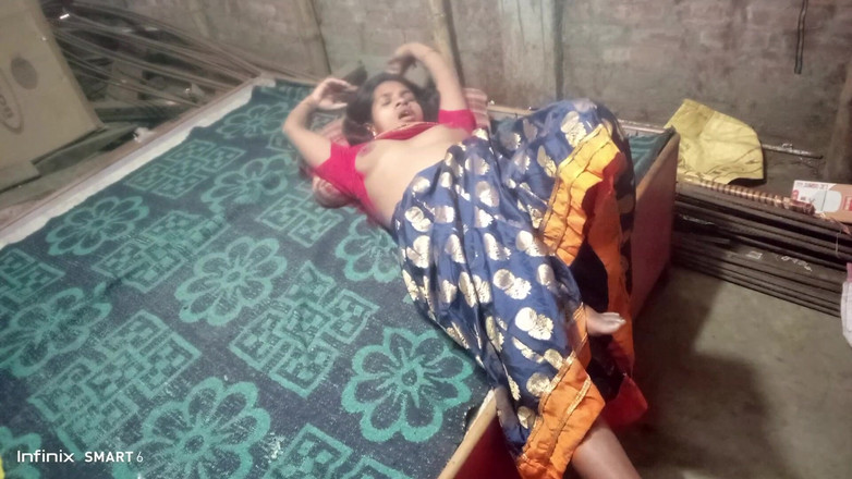 Localpron1: Сільська дівчина займається сексом вдома