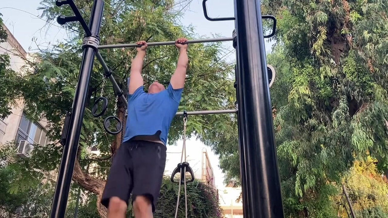 Alex Igogo: Eu vou me encher e me masturbar.