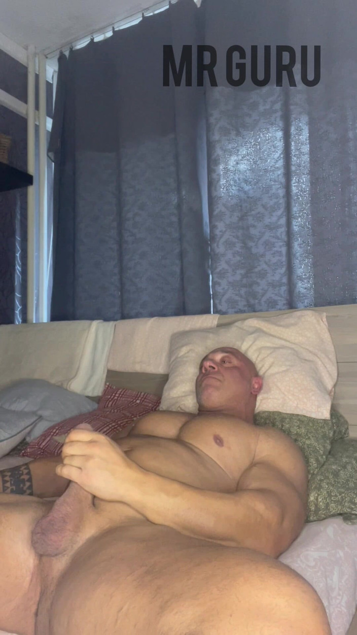 Mr. Guru: Dlouho masturbuje od kulturisty, pane Vemeguru, Veme. Honění