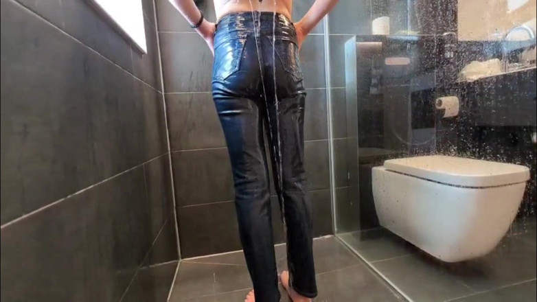 Lucy Blackwood: Douchesessie