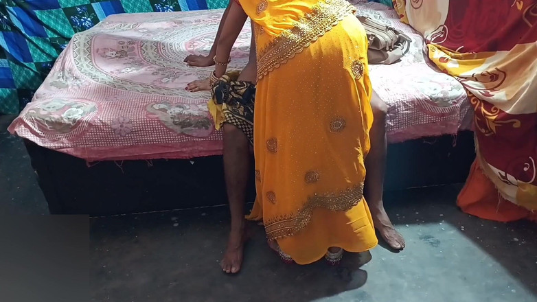 Lalita Singh: Hintli yeni evli evli kadın yatak odasında sert sikişiyor net...