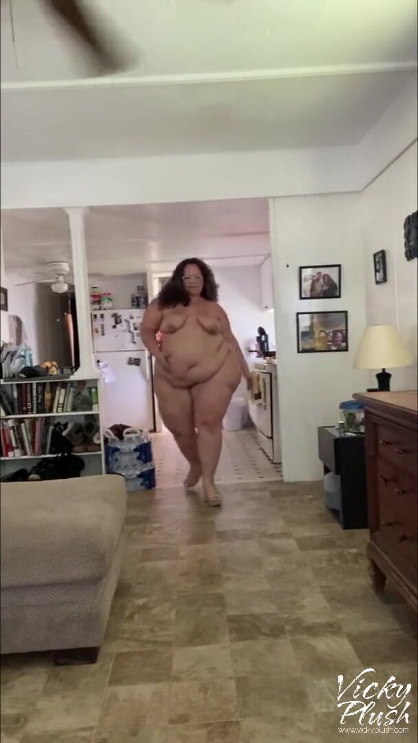 Vicky Plush: Custom walking for stepdaddy
