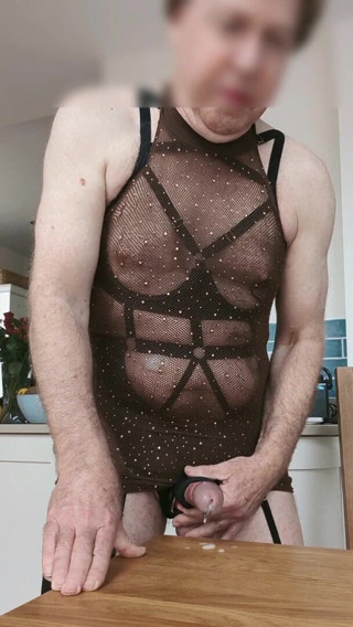 Bellhead: Diversão em câmera lenta em lingerie