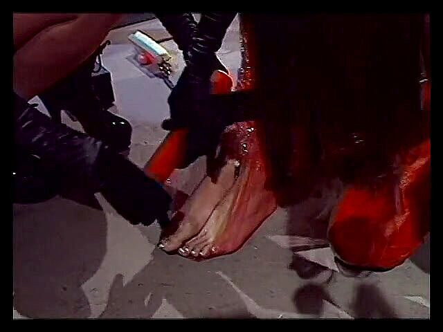 Tirrany Girls: Troia che avvolge in lattice villosa