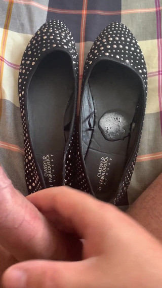 Curt's shoefucking adventures: Unul dintre cei mai mirositori pantofi pe care i-am futut...