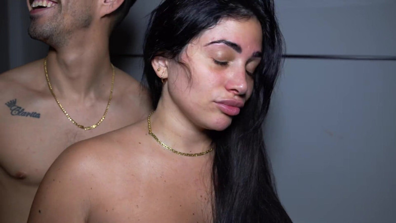 melthoneyy: I Secretly My Friend's Boyfriend While the Owner of the...