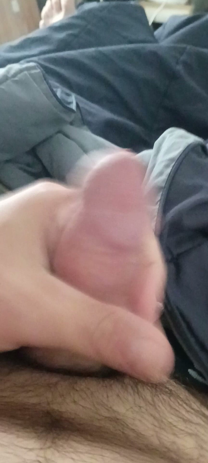 BigpizzaJoe: Bored in Bed
