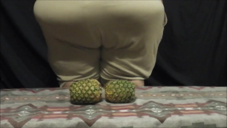 Full Weight Productions: BigmommaKat gioca con il suo cibo