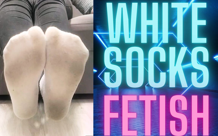 Monika Nylon: (85) Fetysz Białych Skarpet