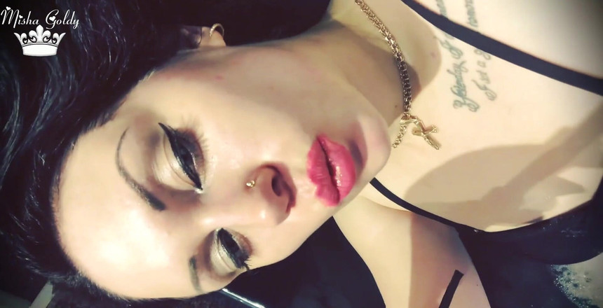 Goddess Misha Goldy: Hãy phục tùng tôi và bạn sẽ thấy hạnh phúc...