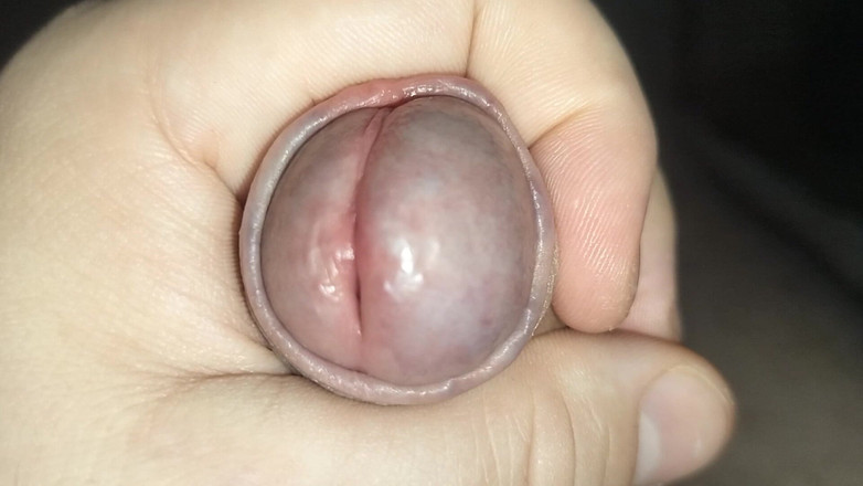 Uhri: Мастурбация необрезанный член и камшот крупным планом