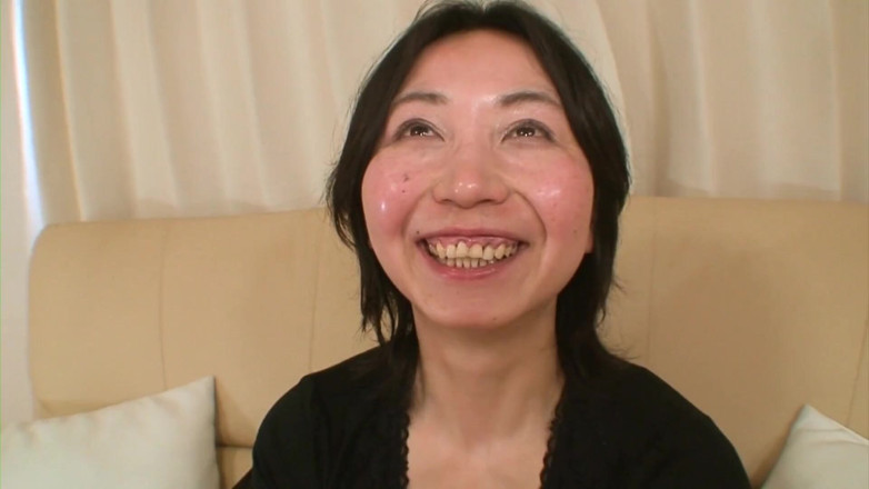 Japan Lust: Skinny Japanese cougar submits to cock