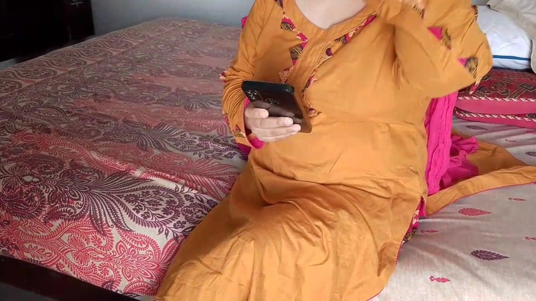 QueenbeautyQB: Suami berbagi istrinya dengan temannya.