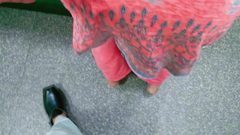 Faryal: Romance in Train-meet Random Gorgeous Girl in Train