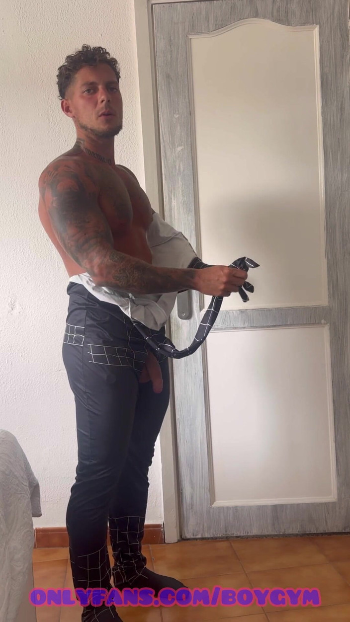 BoyGym: Người nhện nghịch ngợm có con cu nghịch ngợm vì...