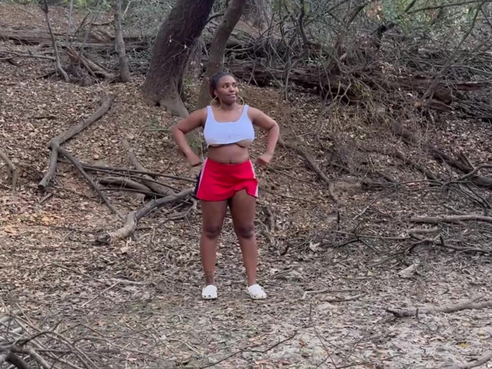 Shel Cierra: Pregnant Ebony Goddess Outdoor Pee