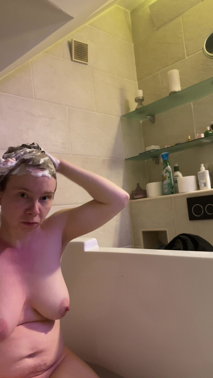 SweetLucy96: Velká prsa a tvrdé bradavky