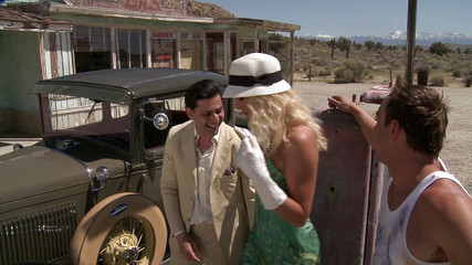 Horny Tales: Wanita yang menarik dikongkek dalam pesta seks di bar