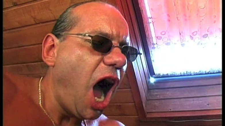 Inthe MILF room: Azgın sekreter götten büyük bir yarak taks