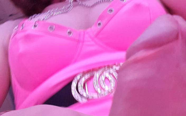 Lucy Essex CD: Kompilace v zákulisí s lucy tgirl s velkým pérem