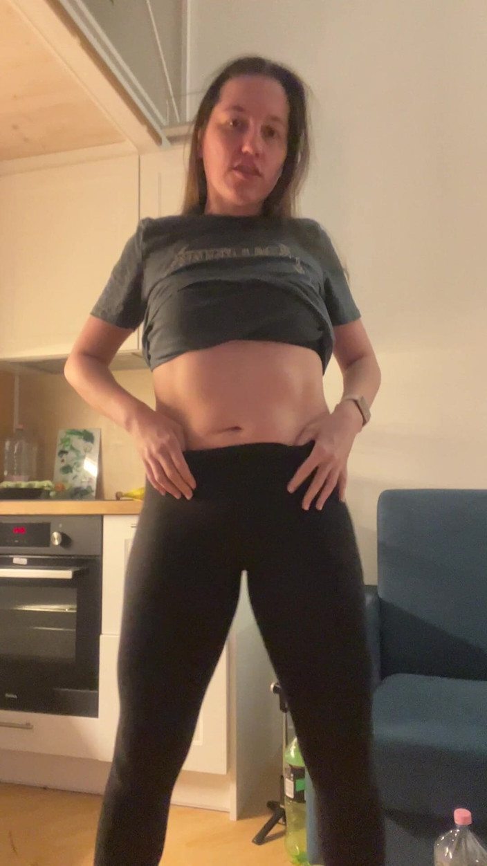 NicoleRay: Deinen sexy Hintern in Leggings öffnen