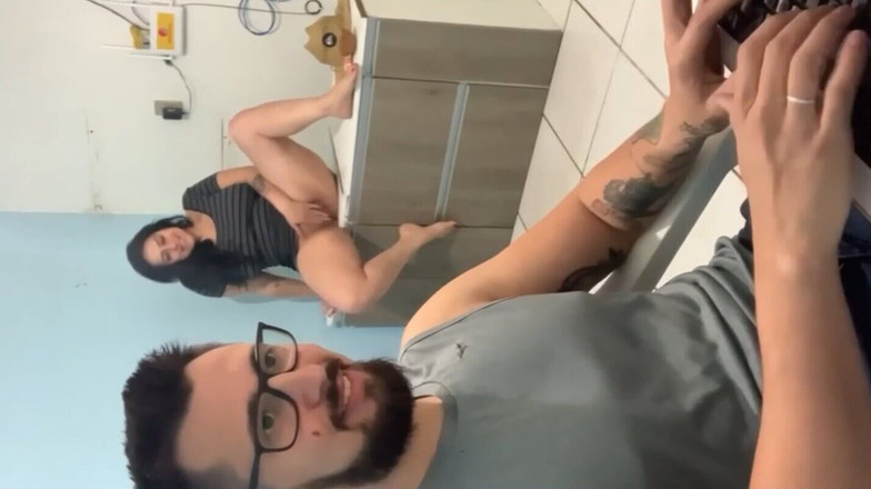 Lucas Neitan: 荡妇在我工作的时候来献出自己，我给了她她想要的东西，鸡巴插菊花