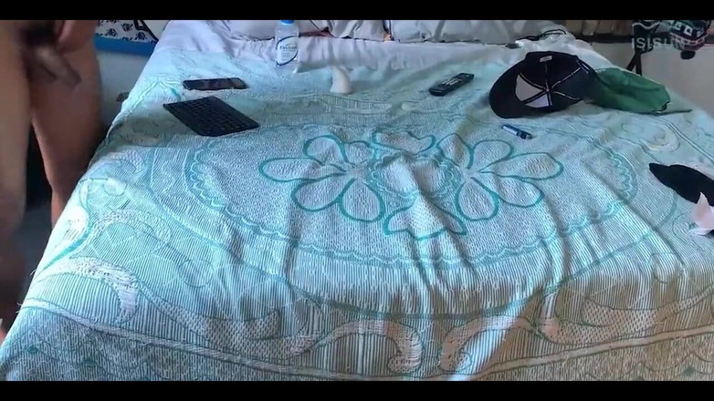 Isis Sun: Seve seve üvey annem bana istediğim her şeyi veriyor