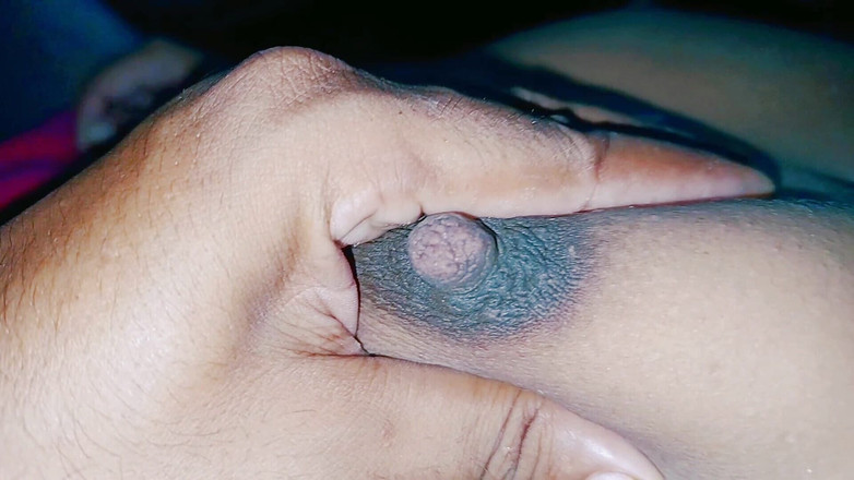 Rakul008: देसी सौतेली बहन वीर्य चाहती है वह प्रो की तरह चूम रही है। धड़कती भारतीय लंड चुसाई के साथ वीर्य बड़े लंड से लंड चुसाई