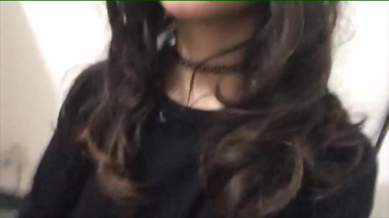 Adorable Teen: Despindo-se para mostrar meus seios, minha buceta e minha bunda !!...