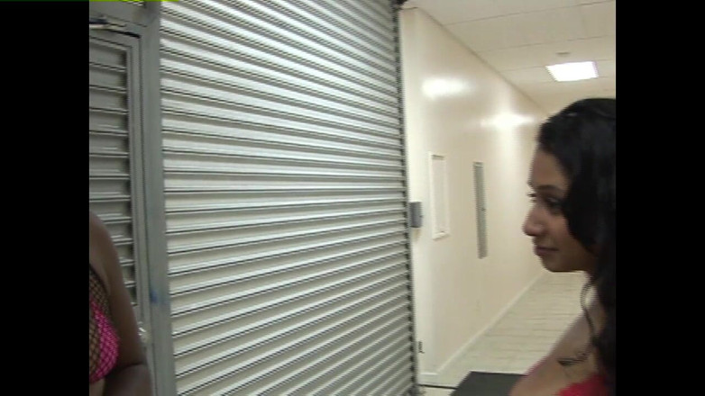 Heatwave Porn: Döl takası afişleri, bölüm 12