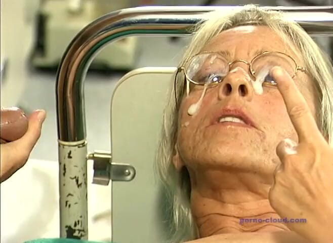 Porno Cloud: The granny doc