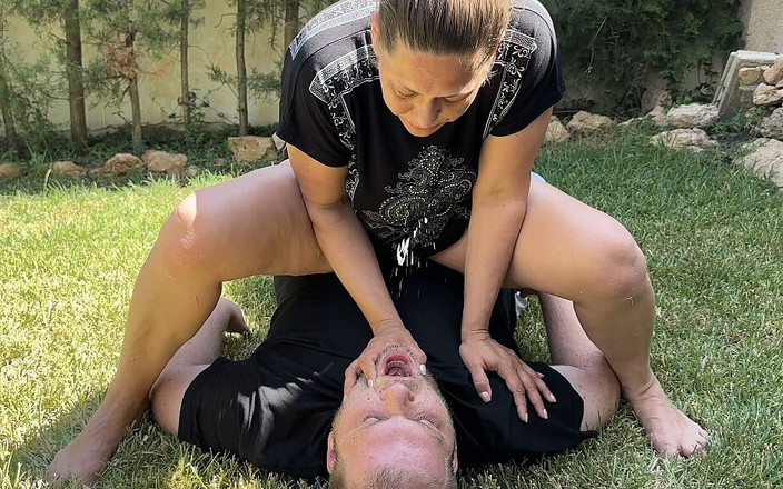 Vantastisch69: Paní Azize - femdom ponížení