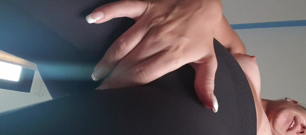 MissAnja_FH: É terça-feira você gosta da minha nova calça de ioga...