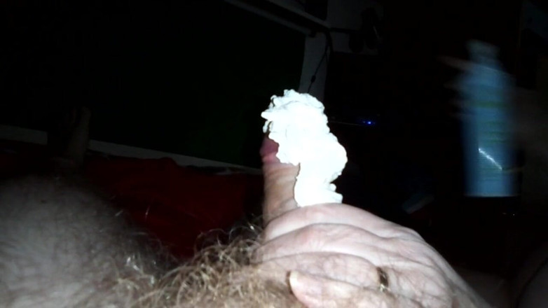 Sex hub couple: Whip cream, peeing, and some blowjob