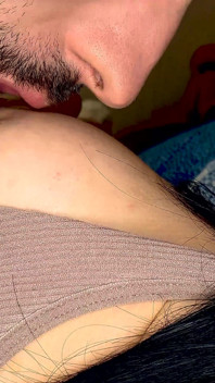Cực khoái lắc mạnh từ chơi núm vú - Unlimitedorgasm