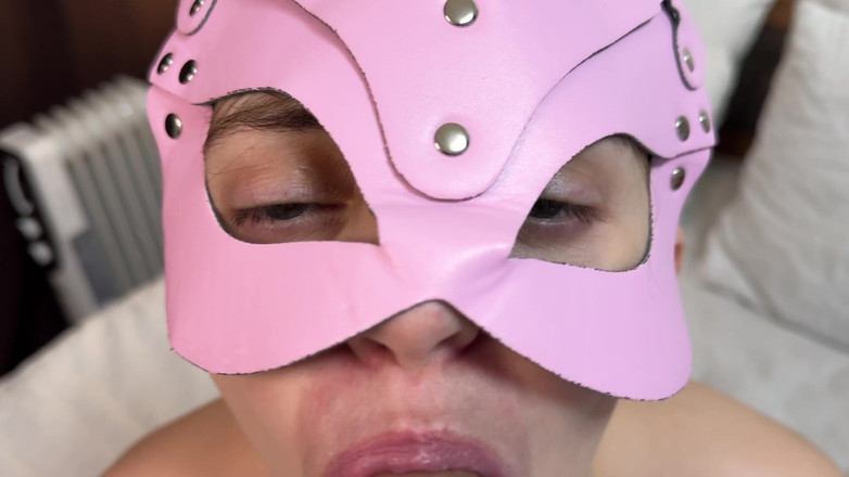 AnnetMoroz: Давка в видео от первого лица, глубокая глотка, минет, дилдо крупным планом