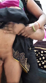 Hot Indian Desi Aunty Sex in Black Saari