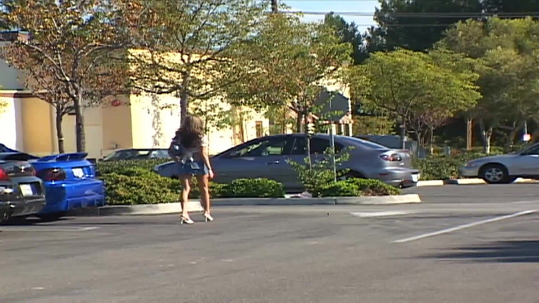 Chubby Blondy: MILF grădină: MILF 110