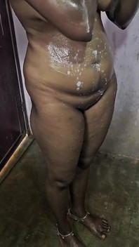 Tamil Young Housewife Bathing