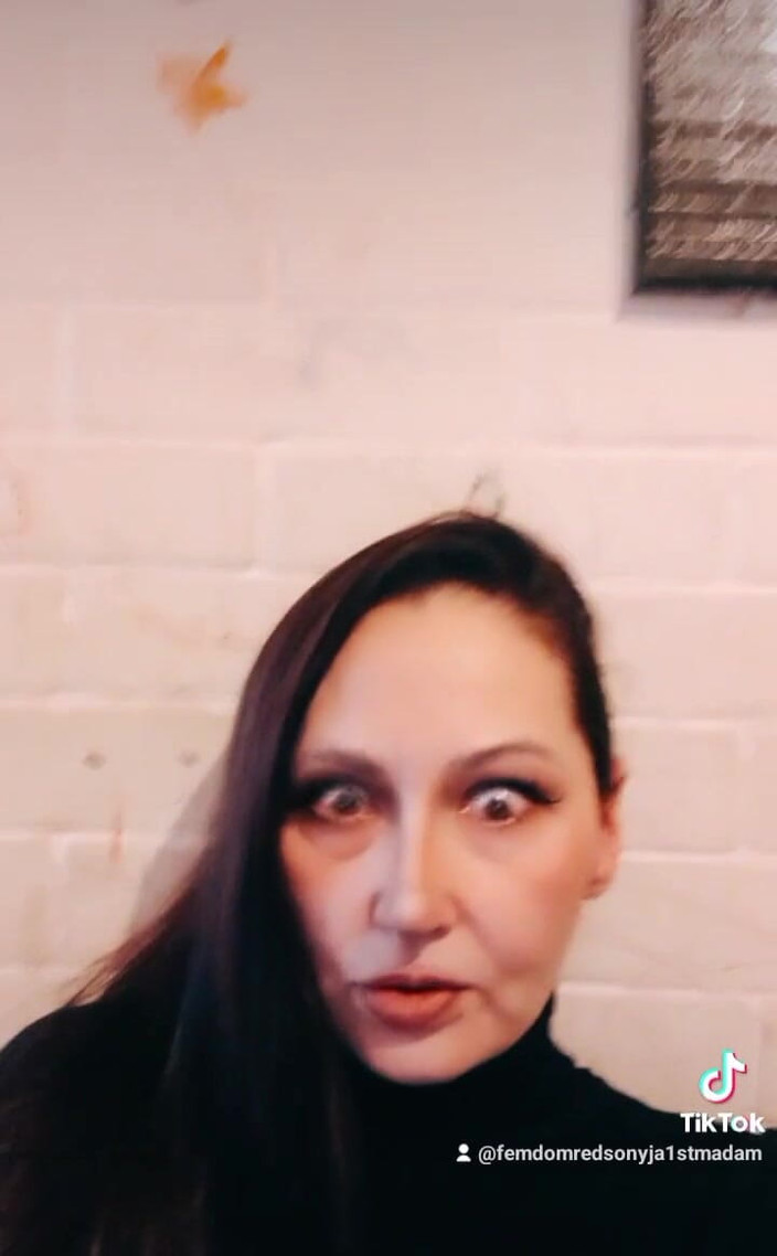 Dominatrix Redsonyja: 자지 나 보지 섹스 또는 패스에 상품에 대한 몇 가지 좋은 답답한 팁