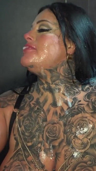 nago: Ashley Cumstar