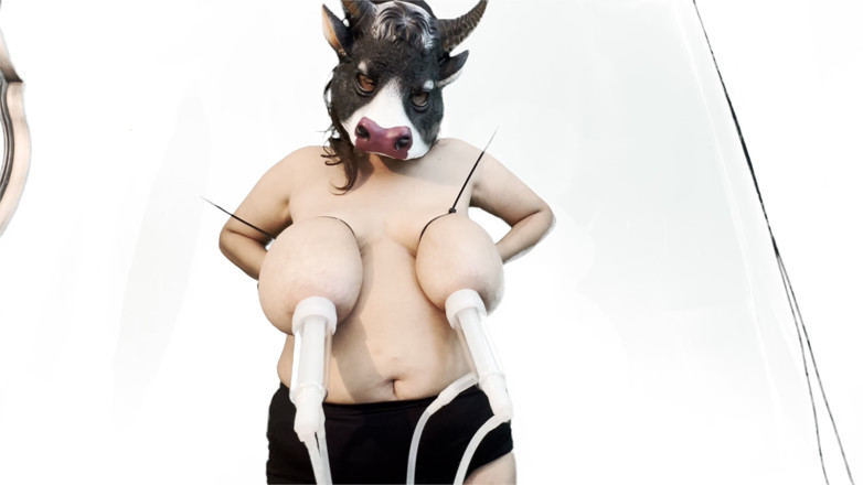 VeeVee Vixen: Hucow bekommt gefesselte titten gemolken