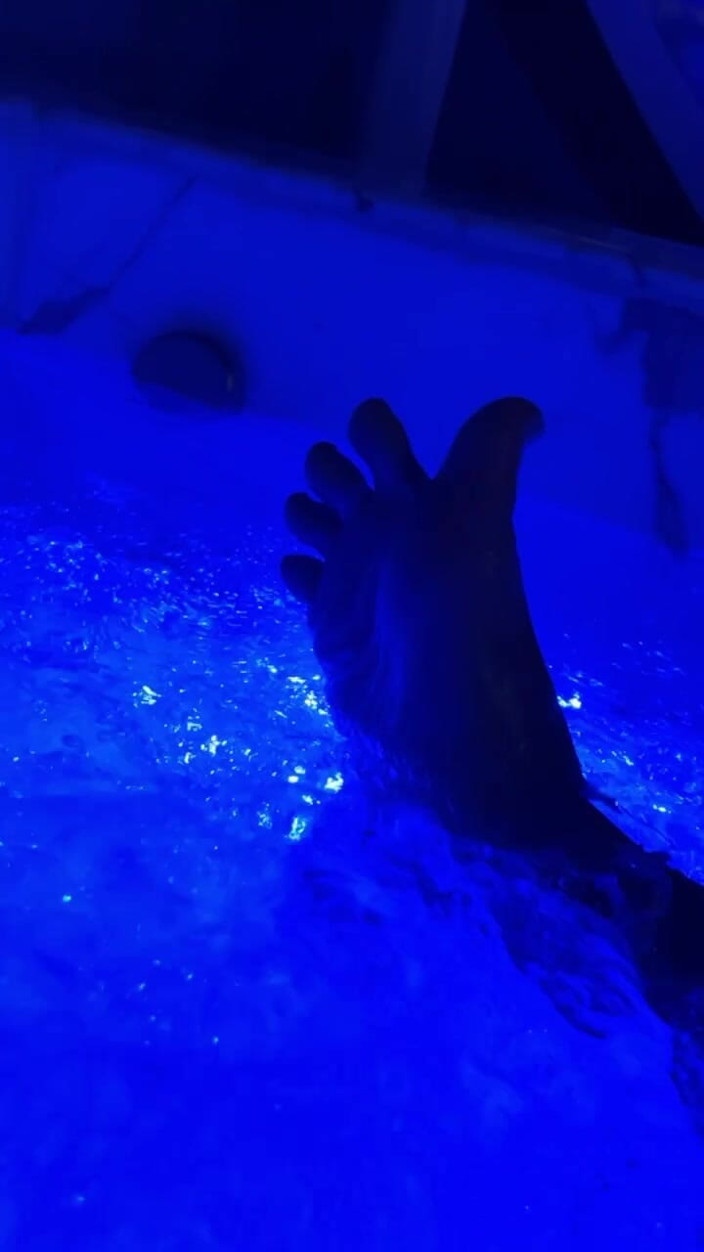 Srta XXX: Your Queen's Feet Must Be Well Cared for